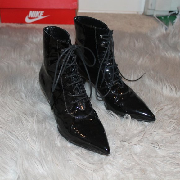 SAINT LAURENT KITTEN HEEL LACE-UP ANKLE CAT BOOT. - Picture 6 of 8